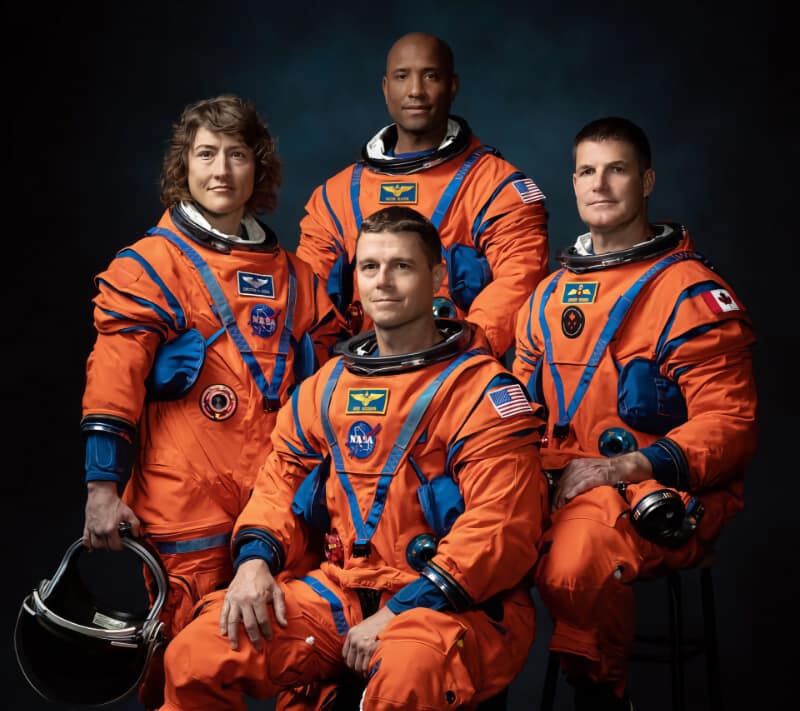 artemis-2crew-800x711