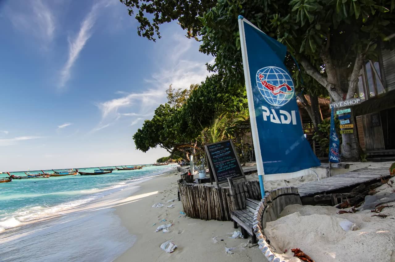 under water filming padi